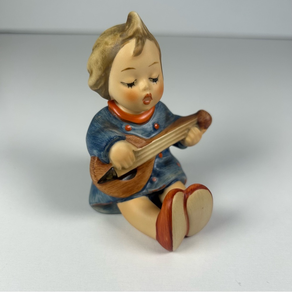 Hummel Goebel 53 Joyful Singing Girl Playing Mandolin 4“ W Germany 1983 Vintage